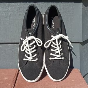 Nautica men's classic low top canvas sneakers